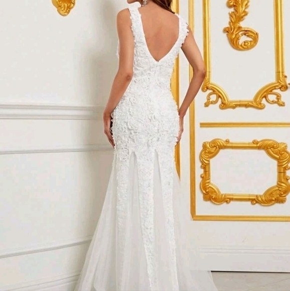 White Floral Applique Mesh Mermaid Maxi Formal Gown - Picture 3 of 8